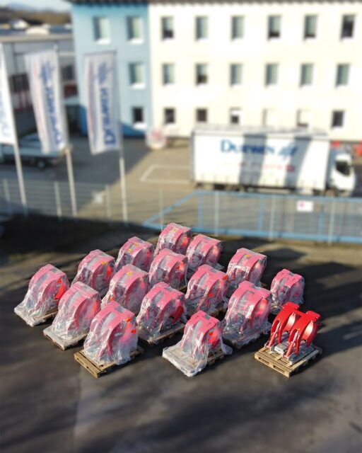 📦 Large order successfully delivered – Durwen delivers paper roll clamps to Turkey! 🌍
Last month, we sent out a major shipment: several paper roll clamps for a well-known company operating internationally in Turkey.
We were especially pleased to welcome our partner @ipererhan (Erhan Boyraz) from @erel.makine, who traveled from Turkey to Plaidt to help with assembling the equipment. This gave him the opportunity to get further hands-on experience with our products – a great example of true partnership and knowledge transfer! 🤝
A big thank-you to our team for the excellent preparation and to our partner for their trust in our quality. 💪